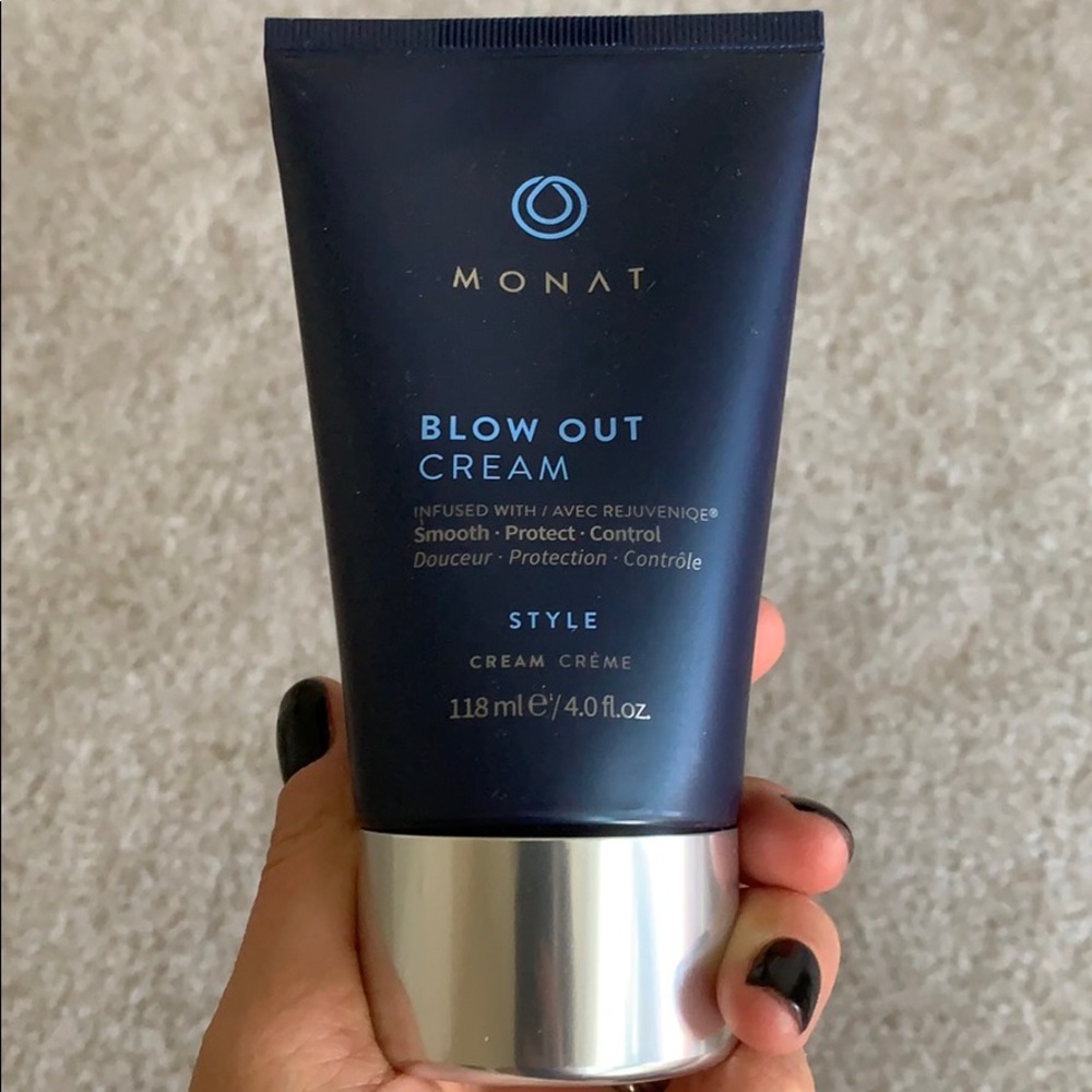 Monat Blow Out Cream